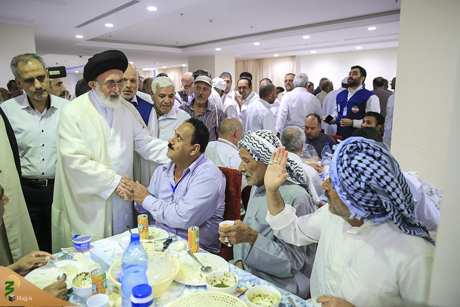 شور و شعف زائران از دیدارو گفتگو با سرپرست حجاج ایرانی 4