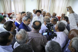 شور و شعف زائران از دیدارو گفتگو با سرپرست حجاج ایرانی 6