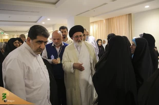 شور و شعف زائران از دیدارو گفتگو با سرپرست حجاج ایرانی 9