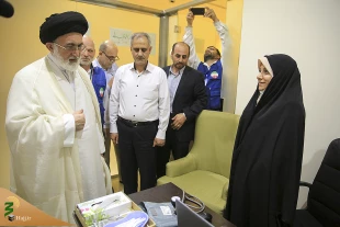 شور و شعف زائران از دیدارو گفتگو با سرپرست حجاج ایرانی 13