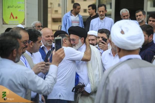 شور و شعف زائران از دیدارو گفتگو با سرپرست حجاج ایرانی 15