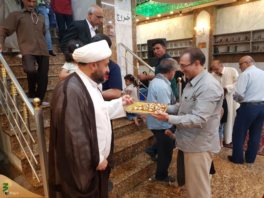 کتیبه نوح (ع) که روی آن نام «پنج تن آل‌عبا» است 

خطیب بعثه مقام معظم رهبری در کربلا در جمع زائرین ایرانی در حرم امام حسین(ع) گفت:دولت روس در 27 فوریه سال 1953 میلادی کمیته ای تشکیل داد که اعضای آن باستان شناسان و استادان شناخت زبانهای عهد عتیق بودند وب