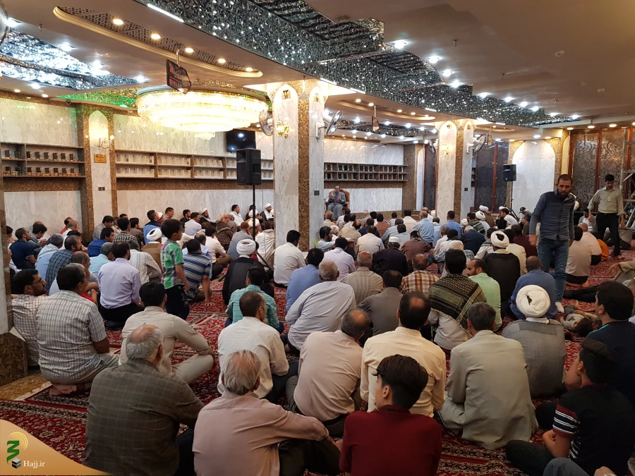 کتیبه نوح (ع) که روی آن نام «پنج تن آل‌عبا» است 

خطیب بعثه مقام معظم رهبری در کربلا در جمع زائرین ایرانی در حرم امام حسین(ع) گفت:دولت روس در 27 فوریه سال 1953 میلادی کمیته ای تشکیل داد که اعضای آن باستان شناسان و استادان شناخت زبانهای عهد عتیق بودند وب
