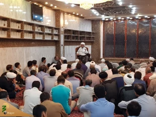 تفسیر آیه "کهیعص" از زبان امام زمان(عج)

خطیب بعثه مقام معظم رهبری در کربلا در جمع زائرین ایرانی در سرداب علقمی گفت: درحدیث شریف ملاقات سعد بن عبدالله قمی با امام حسن عسکری (علیه السلام)آمده است, سعدبن عبدالله : تأویل «کهیعص» را از امام زمان(عج) سؤال کر