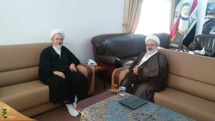 دیدار مسئول دفترنمایندگی بعثه درکاظمین بامسئول جامعه المصطفی درعراق

دیدارحجه الاسلام و المسلمین کاردان مسئول بعثه مقام معظم رهبری درکاظمین با حجه الاسلام و المسلمین مهدوی مهر مسئول جامعة المصطفی در عراق. در این دیدار پیرامون مسائل فرهنگی و اجرائی زائری