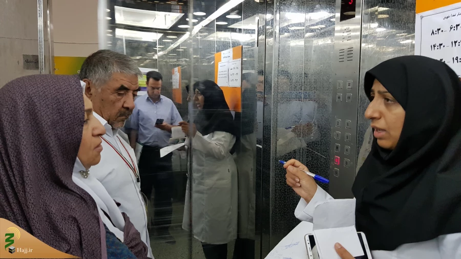 رئیس گروه پزشکی حج و زیارت خبر داد:

پیش‌بینی یک پزشک به‌ازای هر 500 زائر در رمی جمرات
 2
