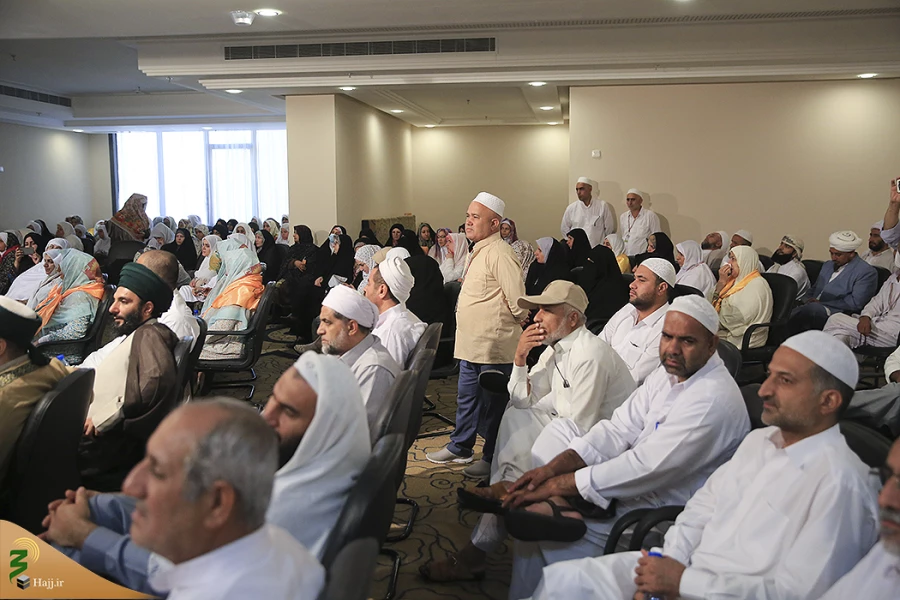 حجت الاسلام و المسلمین قاضی عسکر :

وحدت کلمه از مهمترین برکات حج است 7