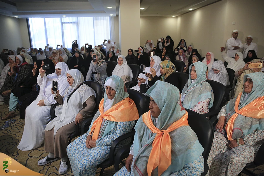 حجت الاسلام و المسلمین قاضی عسکر :

وحدت کلمه از مهمترین برکات حج است 12