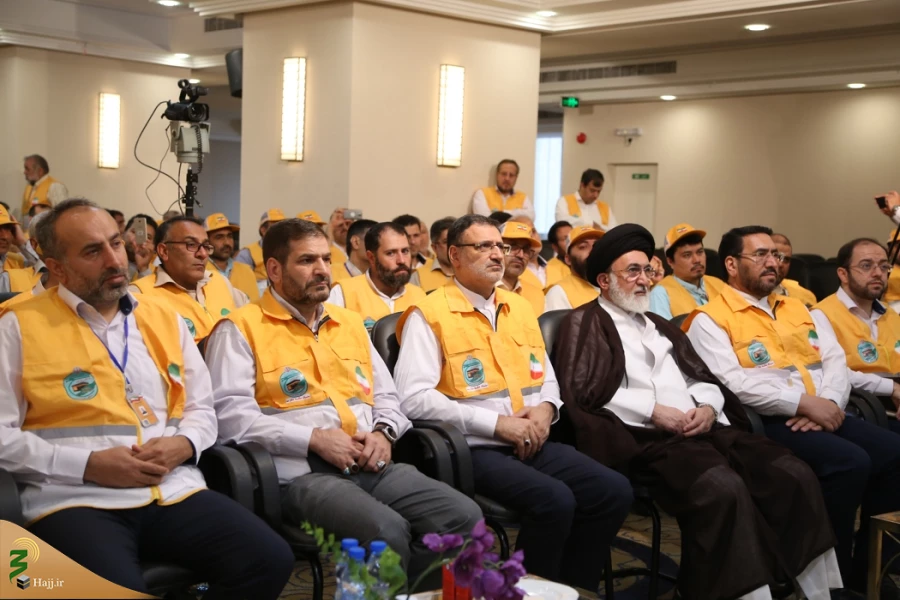 حجت‌الاسلام ‌و المسلمین قاضی‌عسکر:

اسلام دین اجتماعی است و توصیه به نوع‌دوستی و خدمت به مردم می‌کند
 3