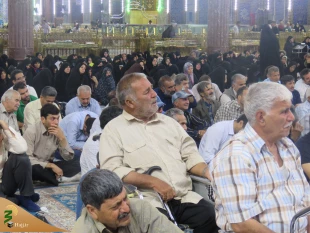 بدن غلام سیاه امام حسین(ع) مثل ماه می درخشیدوخوشبوبود

خطیب بعثه مقام معظم رهبری در کربلا در جمع زائرین ایرانی در حرم امام حسین(ع) از برکت دعاى حضرت سیدالشهدا(ع)روى غلام مانند ماه تمام درخشیدن گرفت و بوى عطر از وى به مشام رسید. چنانکه وقتى بدن او را بعد