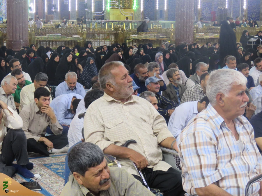 بدن غلام سیاه امام حسین(ع) مثل ماه می درخشیدوخوشبوبود

خطیب بعثه مقام معظم رهبری در کربلا در جمع زائرین ایرانی در حرم امام حسین(ع) از برکت دعاى حضرت سیدالشهدا(ع)روى غلام مانند ماه تمام درخشیدن گرفت و بوى عطر از وى به مشام رسید. چنانکه وقتى بدن او را بعد