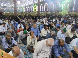 بدن غلام سیاه امام حسین(ع) مثل ماه می درخشیدوخوشبوبود

خطیب بعثه مقام معظم رهبری در کربلا در جمع زائرین ایرانی در حرم امام حسین(ع) از برکت دعاى حضرت سیدالشهدا(ع)روى غلام مانند ماه تمام درخشیدن گرفت و بوى عطر از وى به مشام رسید. چنانکه وقتى بدن او را بعد