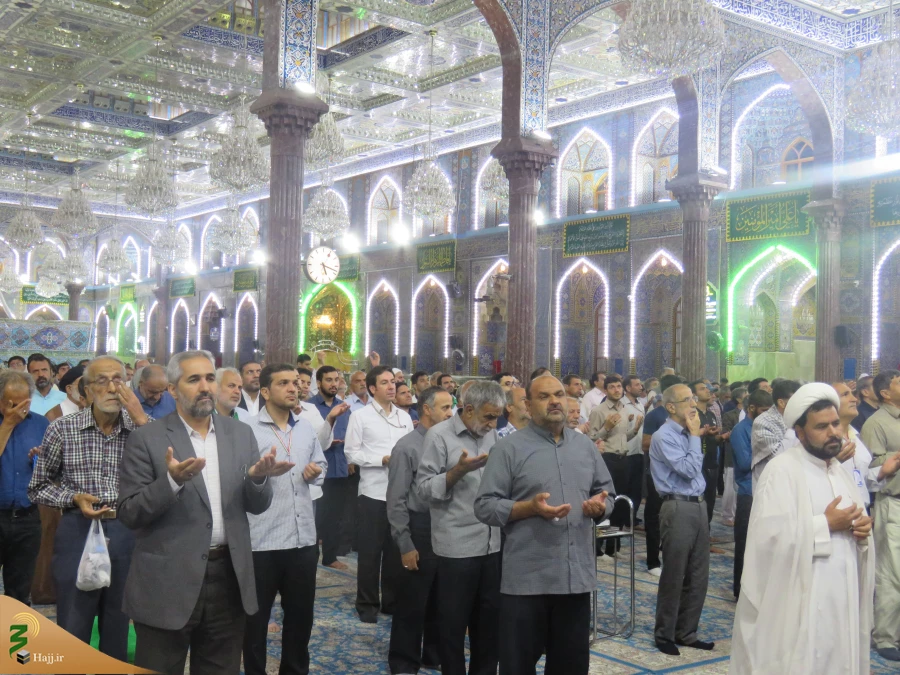 بدن غلام سیاه امام حسین(ع) مثل ماه می درخشیدوخوشبوبود

خطیب بعثه مقام معظم رهبری در کربلا در جمع زائرین ایرانی در حرم امام حسین(ع) از برکت دعاى حضرت سیدالشهدا(ع)روى غلام مانند ماه تمام درخشیدن گرفت و بوى عطر از وى به مشام رسید. چنانکه وقتى بدن او را بعد
