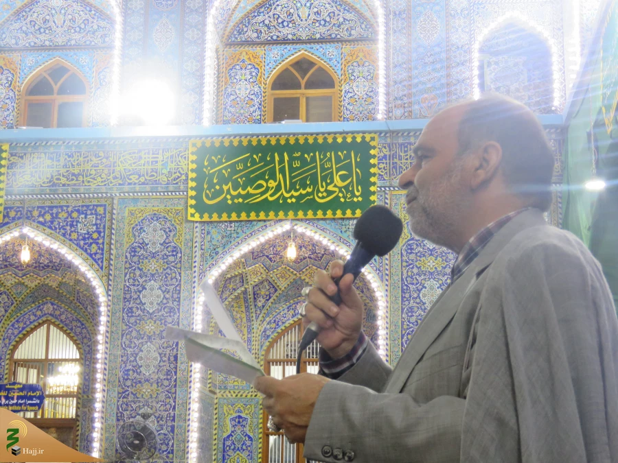 بدن غلام سیاه امام حسین(ع) مثل ماه می درخشیدوخوشبوبود

خطیب بعثه مقام معظم رهبری در کربلا در جمع زائرین ایرانی در حرم امام حسین(ع) از برکت دعاى حضرت سیدالشهدا(ع)روى غلام مانند ماه تمام درخشیدن گرفت و بوى عطر از وى به مشام رسید. چنانکه وقتى بدن او را بعد