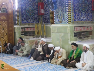 بدن غلام سیاه امام حسین(ع) مثل ماه می درخشیدوخوشبوبود

خطیب بعثه مقام معظم رهبری در کربلا در جمع زائرین ایرانی در حرم امام حسین(ع) از برکت دعاى حضرت سیدالشهدا(ع)روى غلام مانند ماه تمام درخشیدن گرفت و بوى عطر از وى به مشام رسید. چنانکه وقتى بدن او را بعد