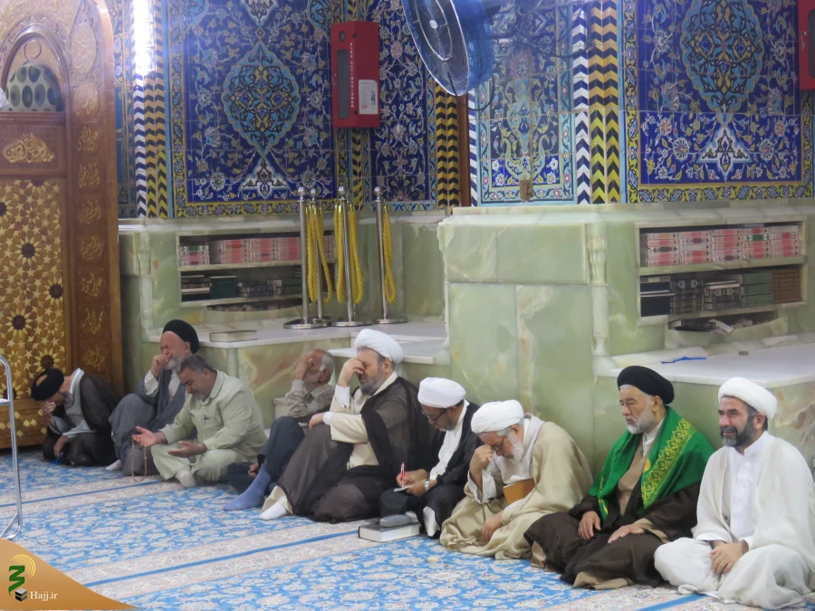 بدن غلام سیاه امام حسین(ع) مثل ماه می درخشیدوخوشبوبود

خطیب بعثه مقام معظم رهبری در کربلا در جمع زائرین ایرانی در حرم امام حسین(ع) از برکت دعاى حضرت سیدالشهدا(ع)روى غلام مانند ماه تمام درخشیدن گرفت و بوى عطر از وى به مشام رسید. چنانکه وقتى بدن او را بعد