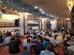 شباهت های عجیب یحیی بن زکریا و امام حسین علیه السلام

خطیب بعثه مقام معظم رهبری در کربلا در جمع زائرین ایرانی در سرداب حرم حضرت عباس(ع)گفت:حضرت زکریا(ع) از خداوند خواست تا پسری همانند حسین(ع) به او عطا کند و اینگونه شد که یحیی(ع) نیز مانند حضرت سیدالشهد