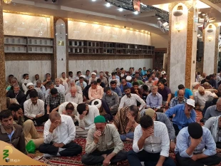 شباهت های عجیب یحیی بن زکریا و امام حسین علیه السلام

خطیب بعثه مقام معظم رهبری در کربلا در جمع زائرین ایرانی در سرداب حرم حضرت عباس(ع)گفت:حضرت زکریا(ع) از خداوند خواست تا پسری همانند حسین(ع) به او عطا کند و اینگونه شد که یحیی(ع) نیز مانند حضرت سیدالشهد