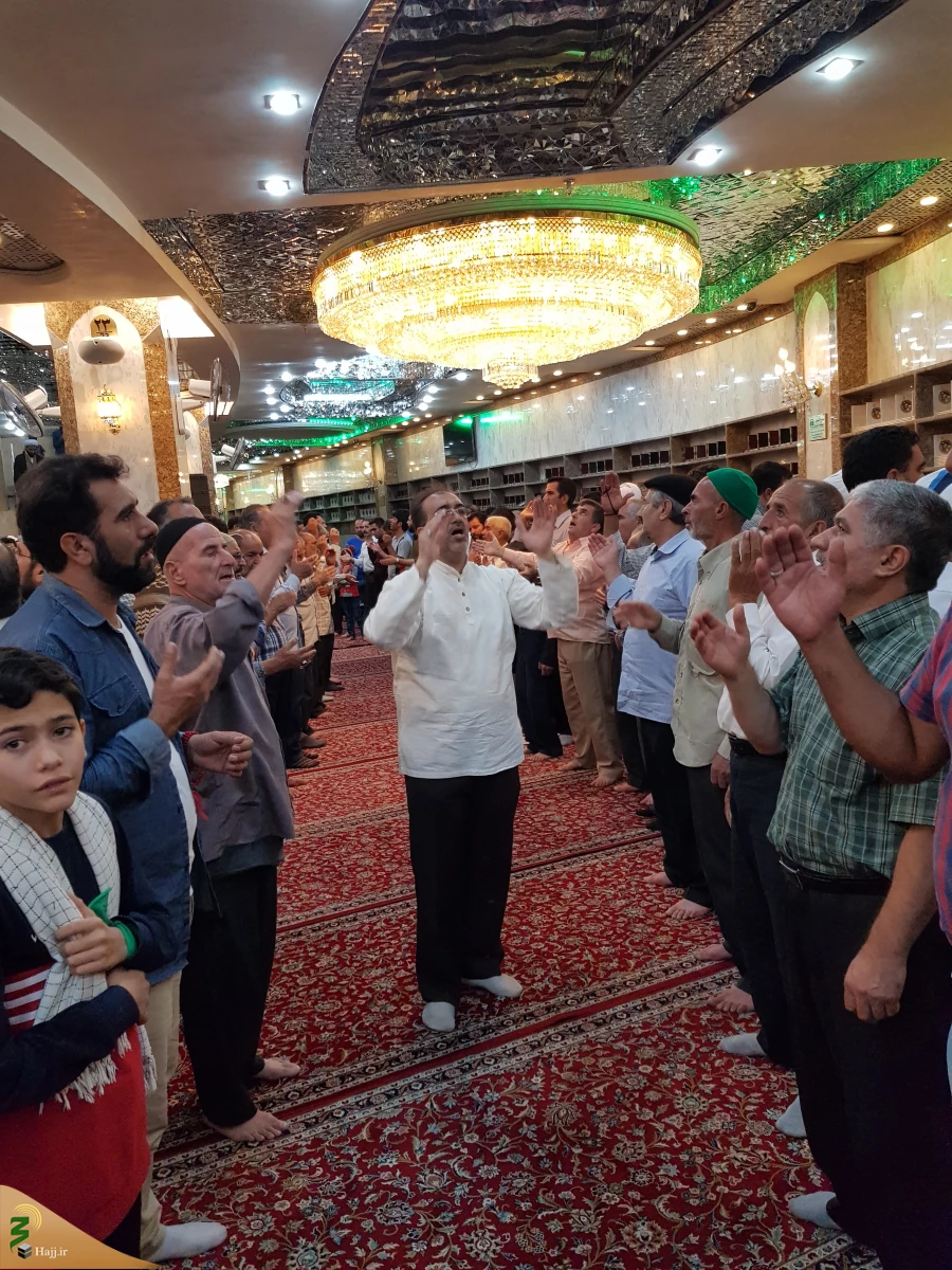 شباهت های عجیب یحیی بن زکریا و امام حسین علیه السلام

خطیب بعثه مقام معظم رهبری در کربلا در جمع زائرین ایرانی در سرداب حرم حضرت عباس(ع)گفت:حضرت زکریا(ع) از خداوند خواست تا پسری همانند حسین(ع) به او عطا کند و اینگونه شد که یحیی(ع) نیز مانند حضرت سیدالشهد