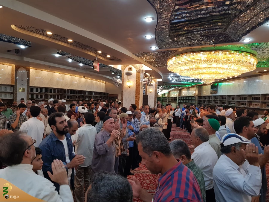 شباهت های عجیب یحیی بن زکریا و امام حسین علیه السلام

خطیب بعثه مقام معظم رهبری در کربلا در جمع زائرین ایرانی در سرداب حرم حضرت عباس(ع)گفت:حضرت زکریا(ع) از خداوند خواست تا پسری همانند حسین(ع) به او عطا کند و اینگونه شد که یحیی(ع) نیز مانند حضرت سیدالشهد