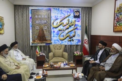 دیدار یادگار شهید محراب با سرپرست حجاج ایرانی درمکه 2