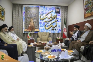دیدار یادگار شهید محراب با سرپرست حجاج ایرانی درمکه 7