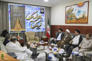 دیدار یادگار شهید محراب با سرپرست حجاج ایرانی درمکه 11
