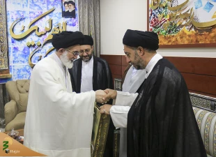 دیدار یادگار شهید محراب با سرپرست حجاج ایرانی درمکه 12