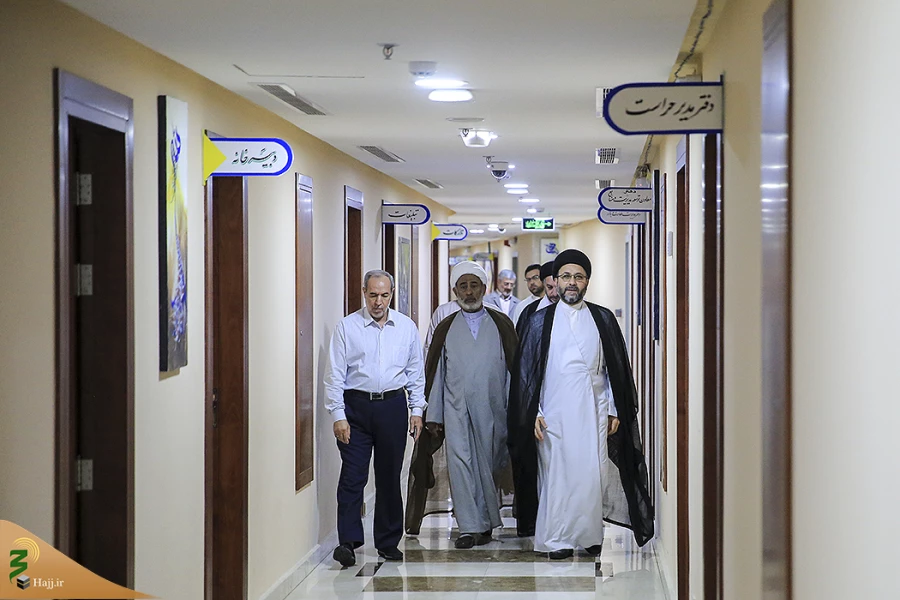 دیدار یادگار شهید محراب با سرپرست حجاج ایرانی درمکه 15