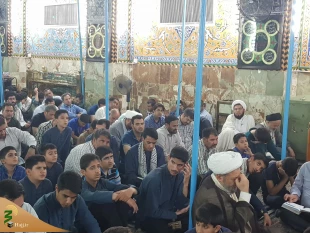 نوای روح بخش دعای کمیل در خیمه گاه حسینی

مراسم باشکوه دعای کمیل با حضور پرشور زائران اباعبدالله الحسین(ع) در خیمه گاه حسینی برگزار شد. 2
