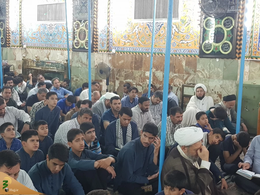 نوای روح بخش دعای کمیل در خیمه گاه حسینی

مراسم باشکوه دعای کمیل با حضور پرشور زائران اباعبدالله الحسین(ع) در خیمه گاه حسینی برگزار شد. 2
