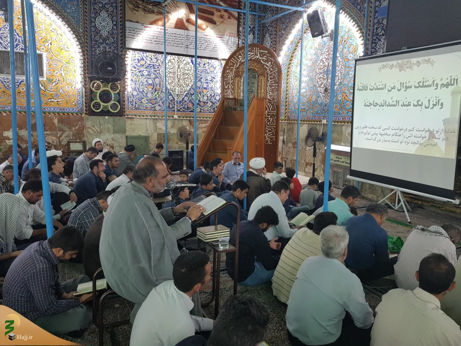 نوای روح بخش دعای کمیل در خیمه گاه حسینی

مراسم باشکوه دعای کمیل با حضور پرشور زائران اباعبدالله الحسین(ع) در خیمه گاه حسینی برگزار شد. 3