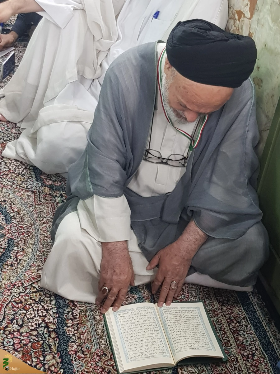 نوای روح بخش دعای کمیل در خیمه گاه حسینی

مراسم باشکوه دعای کمیل با حضور پرشور زائران اباعبدالله الحسین(ع) در خیمه گاه حسینی برگزار شد. 5
