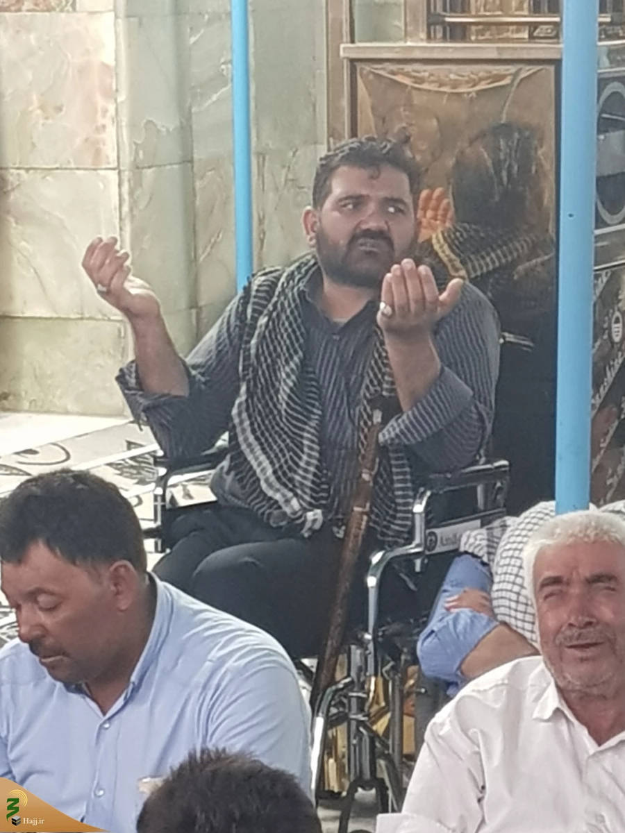 نوای روح بخش دعای کمیل در خیمه گاه حسینی

مراسم باشکوه دعای کمیل با حضور پرشور زائران اباعبدالله الحسین(ع) در خیمه گاه حسینی برگزار شد. 6