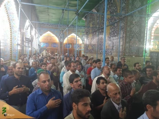 نوای روح بخش دعای کمیل در خیمه گاه حسینی

مراسم باشکوه دعای کمیل با حضور پرشور زائران اباعبدالله الحسین(ع) در خیمه گاه حسینی برگزار شد. 10