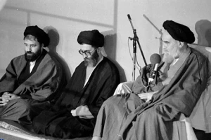 رواية الإمام الخامنئي حول إبداع الإمام الخميني إصدار نداء للحجاج قبل أعوام من انتصار الثورة الإسلامية