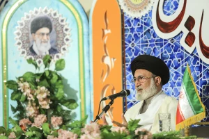 زمزمه دعای کمیل  راهیان عرفات در جوار بیت الله الحرام - گزارش تصویری