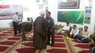 تقدیر از آزادگان سرافراز و خادم زائران در کاظمین

به مناسبت فرا رسیدن سالروز ورود سرافرازانه  آزادگان به میهن عزیز اسلامی، طی مراسمی با حضور مسئول بعثه مقام معظم رهبری در کاظمین و کارکنان ستاد شمسا، از آزادگان حاضر در ستاد با اهدای هدایایی تقدیر به عمل 