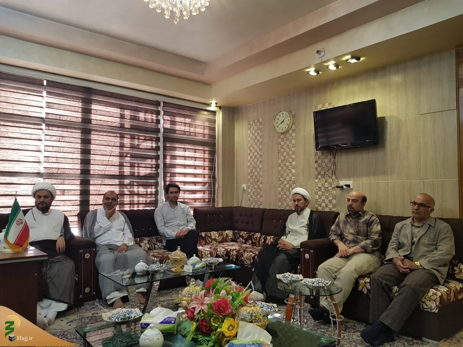 جلسه هفتگی بعثه رهبری درکربلا برگزار شد

جلسه هفتگی تواصی کارکنان و کارمندان فعال در بعثه مقام معظم رهبری در کربلای معلی، برگزار شد. 3