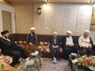 جلسه هفتگی بعثه رهبری درکربلا برگزار شد

جلسه هفتگی تواصی کارکنان و کارمندان فعال در بعثه مقام معظم رهبری در کربلای معلی، برگزار شد. 4