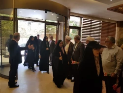 استقبال باشکوه از ورود اولین کاروان دانشگاهی به کربلا 

اولین کاروان دانشگاهیان در نوزدهمین دوره در بدو ورود به کربلا مورد استقبال گرم مسئول بعثه مقام معظم رهبری در کربلا و دیگر مسئولان قرار گرفتند. 5