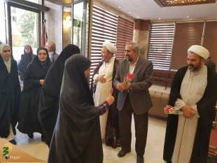 استقبال باشکوه از ورود اولین کاروان دانشگاهی به کربلا 

اولین کاروان دانشگاهیان در نوزدهمین دوره در بدو ورود به کربلا مورد استقبال گرم مسئول بعثه مقام معظم رهبری در کربلا و دیگر مسئولان قرار گرفتند. 6