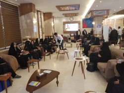 استقبال باشکوه از ورود اولین کاروان دانشگاهی به کربلا 

اولین کاروان دانشگاهیان در نوزدهمین دوره در بدو ورود به کربلا مورد استقبال گرم مسئول بعثه مقام معظم رهبری در کربلا و دیگر مسئولان قرار گرفتند. 9