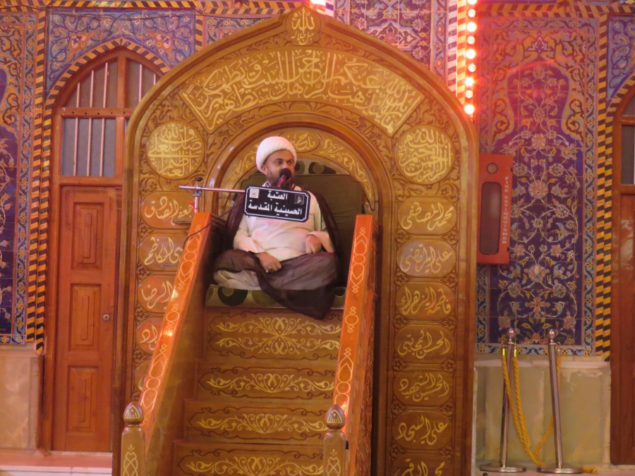 آرامش هانری کربن مسیحی با ذکر"یا باقر" و"یا صادق"

در روز شهادت جانسوز امام محمد باقر(ع)زائران ایرانی در حرم سیدالشهدا(ع)در مراسم بعثه مقام معظم رهبری حاضر شده و به سوگواری پرداختند. 2