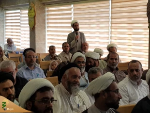 کریمانه ترین سفره معرفتی خداوند در روز عرفه

مسئول دفترنمایندگی بعثه مقام معظم رهبری درعراق گفت: ثواب زیارت امام حسین(ع) را در روز عرفه معادل یک میلیون حج با امام عصر(عج) ویک میلیون عمره با پیامبر ویک میلیون بنده درراه خدا آزاد کردن ویک میلیون اسب سوار 