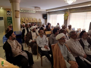 کریمانه ترین سفره معرفتی خداوند در روز عرفه

مسئول دفترنمایندگی بعثه مقام معظم رهبری درعراق گفت: ثواب زیارت امام حسین(ع) را در روز عرفه معادل یک میلیون حج با امام عصر(عج) ویک میلیون عمره با پیامبر ویک میلیون بنده درراه خدا آزاد کردن ویک میلیون اسب سوار 
