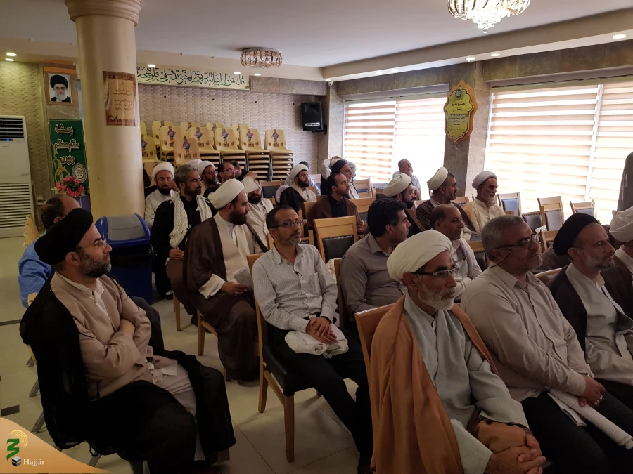 کریمانه ترین سفره معرفتی خداوند در روز عرفه

مسئول دفترنمایندگی بعثه مقام معظم رهبری درعراق گفت: ثواب زیارت امام حسین(ع) را در روز عرفه معادل یک میلیون حج با امام عصر(عج) ویک میلیون عمره با پیامبر ویک میلیون بنده درراه خدا آزاد کردن ویک میلیون اسب سوار 