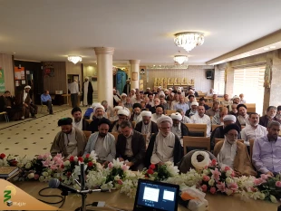 کریمانه ترین سفره معرفتی خداوند در روز عرفه

مسئول دفترنمایندگی بعثه مقام معظم رهبری درعراق گفت: ثواب زیارت امام حسین(ع) را در روز عرفه معادل یک میلیون حج با امام عصر(عج) ویک میلیون عمره با پیامبر ویک میلیون بنده درراه خدا آزاد کردن ویک میلیون اسب سوار 