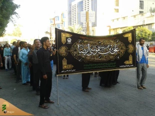 برگزاری موکب امام رضا در روز شهادت امام باقر علیه السلام در کاظمین

به مناسبت شهادت حضرت امام باقر علیهما السلام زائرین ایرانی امامین جوادین(ع) در قالب موکب امام رضا در کاظمین عزاداری کردند. 2