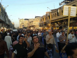 برگزاری موکب امام رضا در روز شهادت امام باقر علیه السلام در کاظمین

به مناسبت شهادت حضرت امام باقر علیهما السلام زائرین ایرانی امامین جوادین(ع) در قالب موکب امام رضا در کاظمین عزاداری کردند. 6